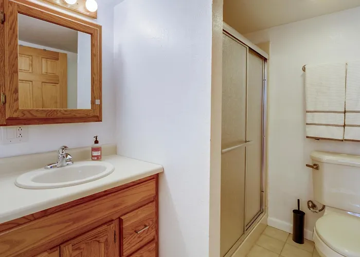 Near Downtown: Spacious Getaway W/ Deck
