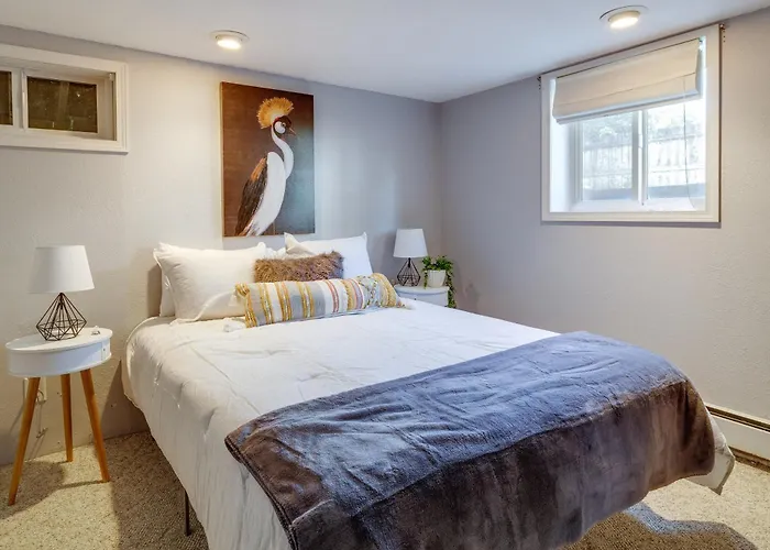 Hébergement de vacances Near Downtown: Spacious Getaway W/ Deck